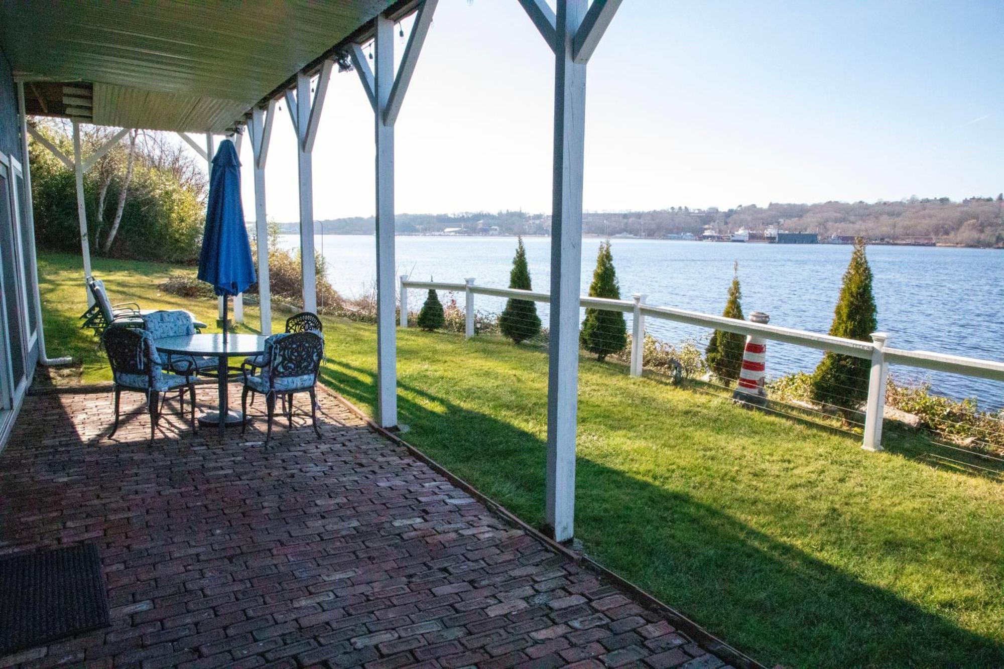 Waterfront Home With A View Groton Extérieur photo