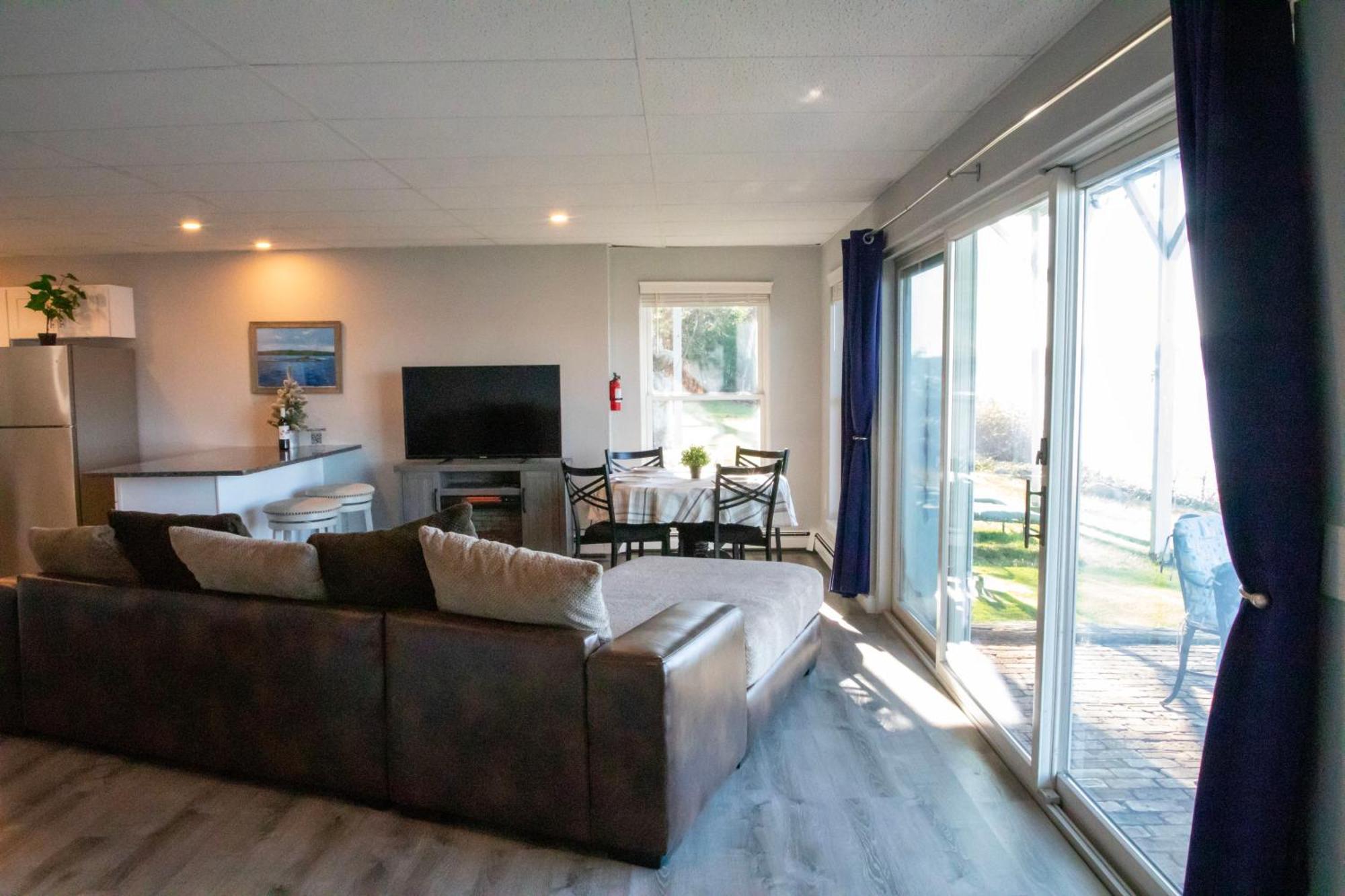Waterfront Home With A View Groton Extérieur photo