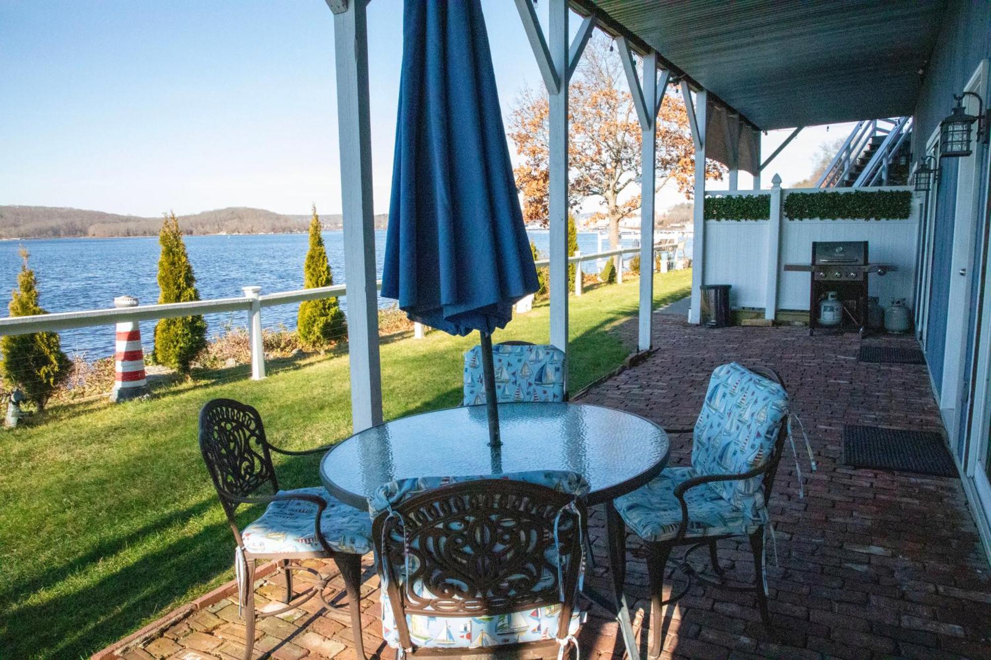 Waterfront Home With A View Groton Extérieur photo