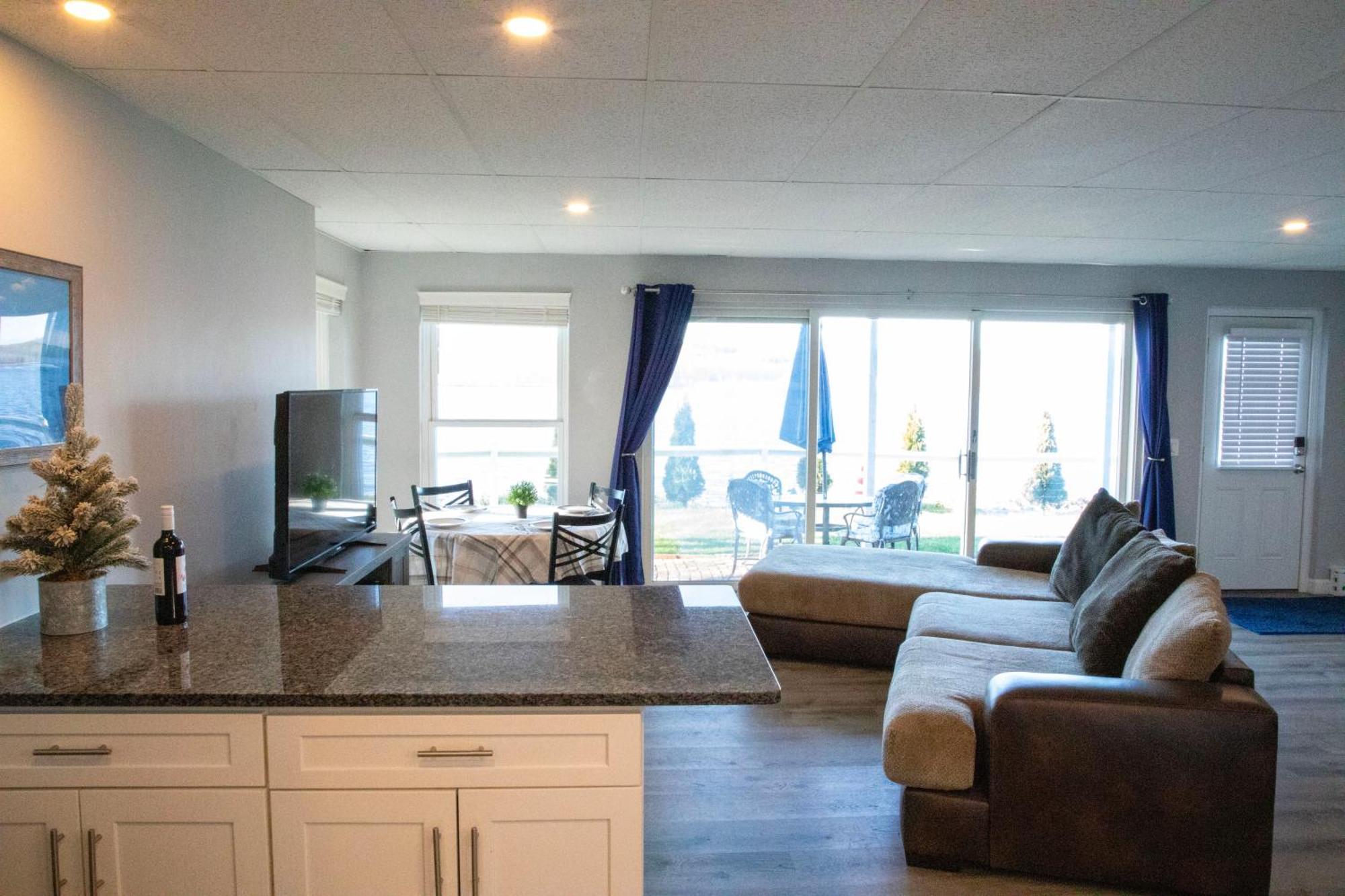 Waterfront Home With A View Groton Extérieur photo